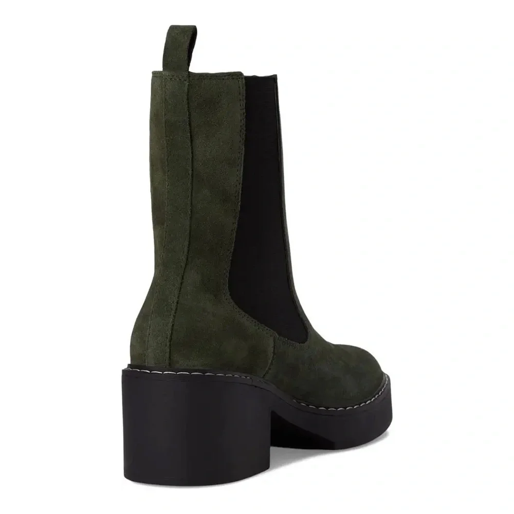 NWOB Gorgeous Nine West Olive Green Doleas Chelsea Boot Leather Suede Block Heel